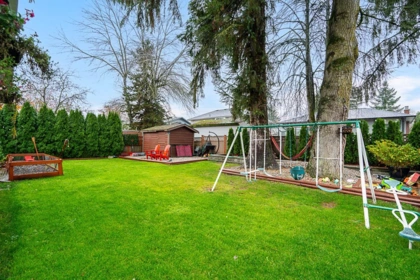 Laundry Room Photo of 8045 164a Street, Surrey, BC