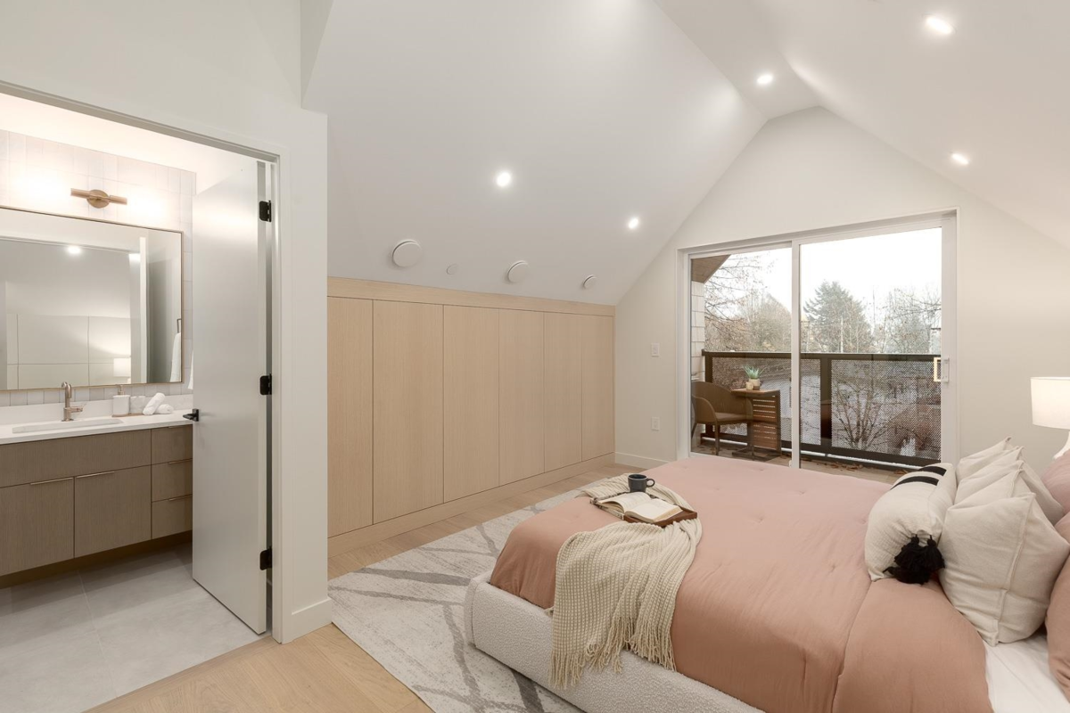 Breakfast Nook Photo of 5405 Wales Street, Vancouver, BC