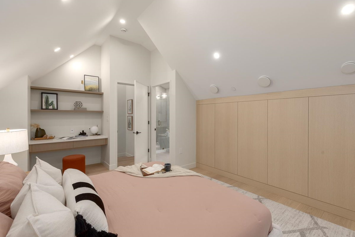 Primary Bathroom Photo of 5405 Wales Street, Vancouver, BC