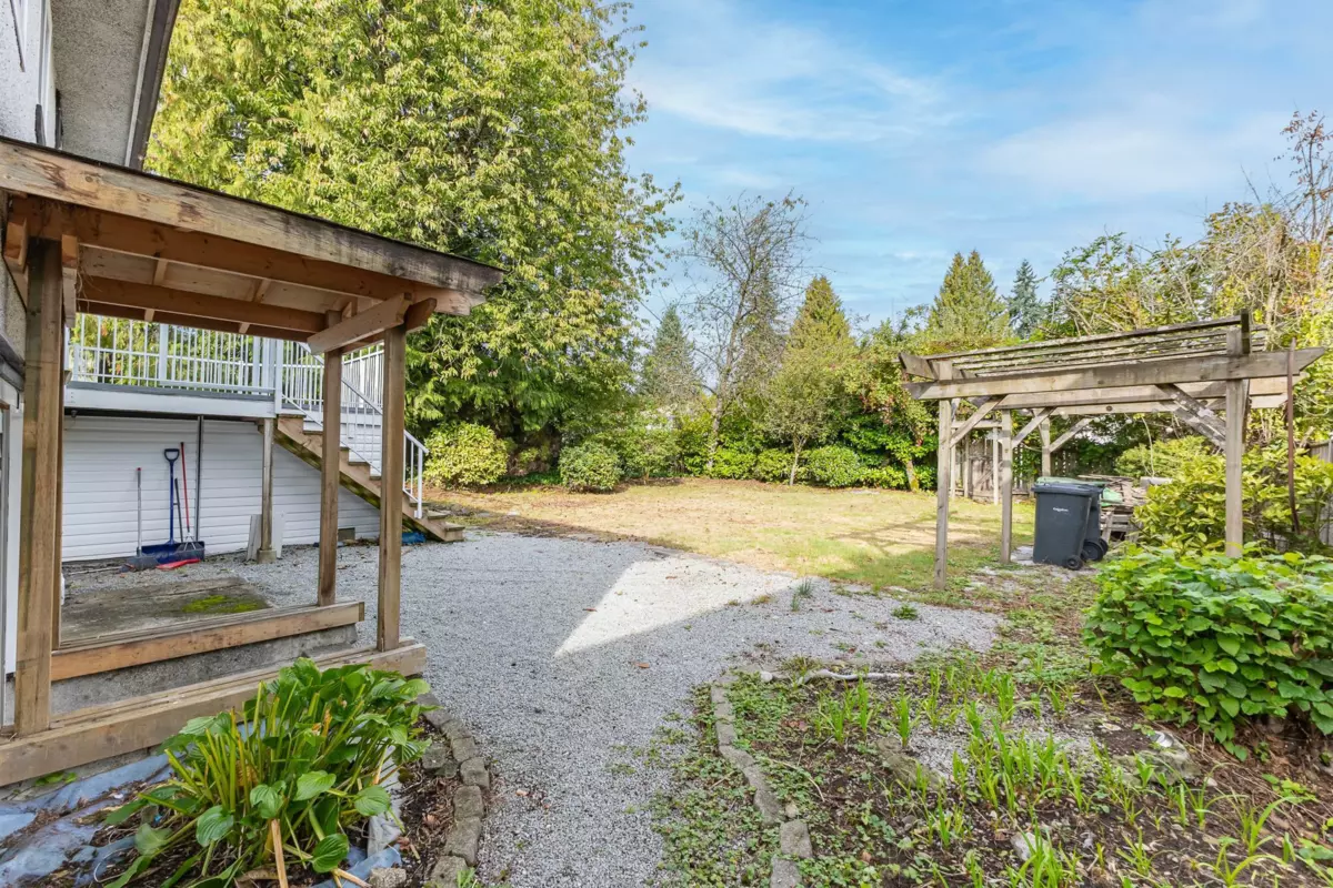 Front Yard Photo of 1119 Sprice Avenue, Coquitlam, BC