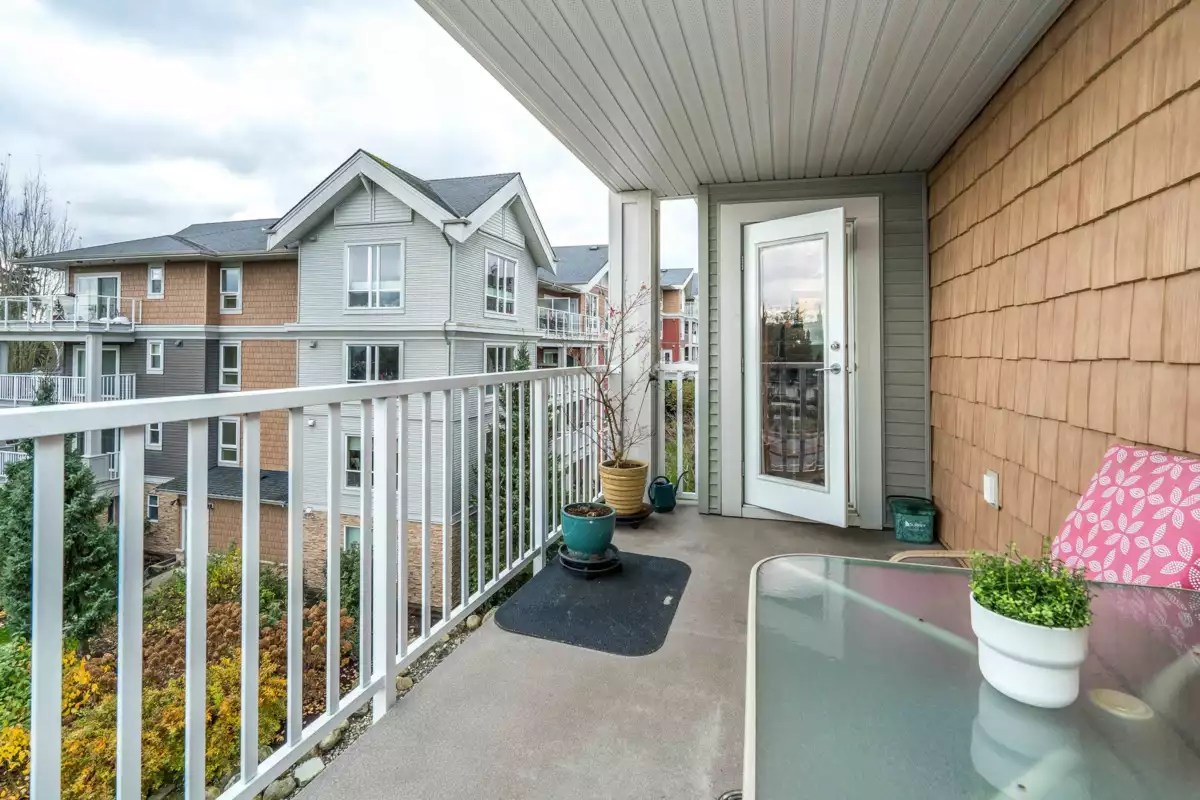 Bedroom 3 Photo of 307 6450 194 Street, Surrey, BC