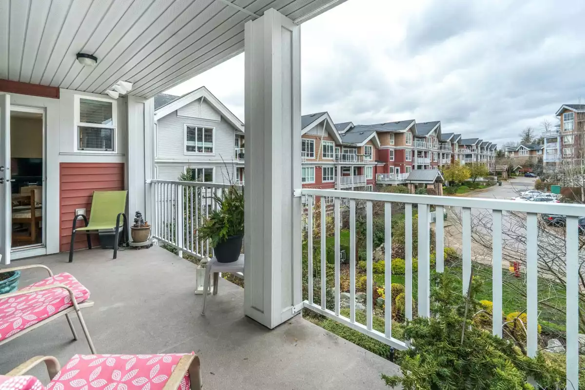 Loft / Bonus Room Photo of 307 6450 194 Street, Surrey, BC