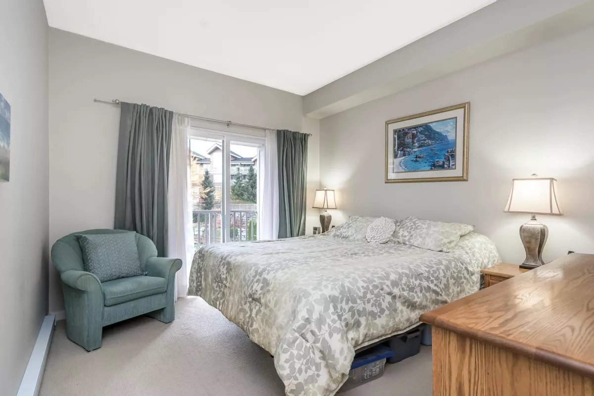 Powder Room Photo of 307 6450 194 Street, Surrey, BC