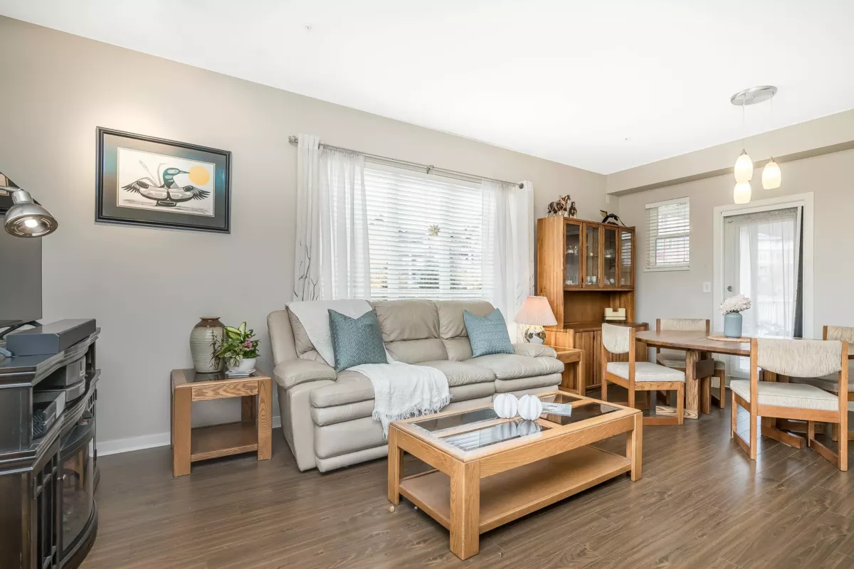 Primary Bathroom Photo of 307 6450 194 Street, Surrey, BC