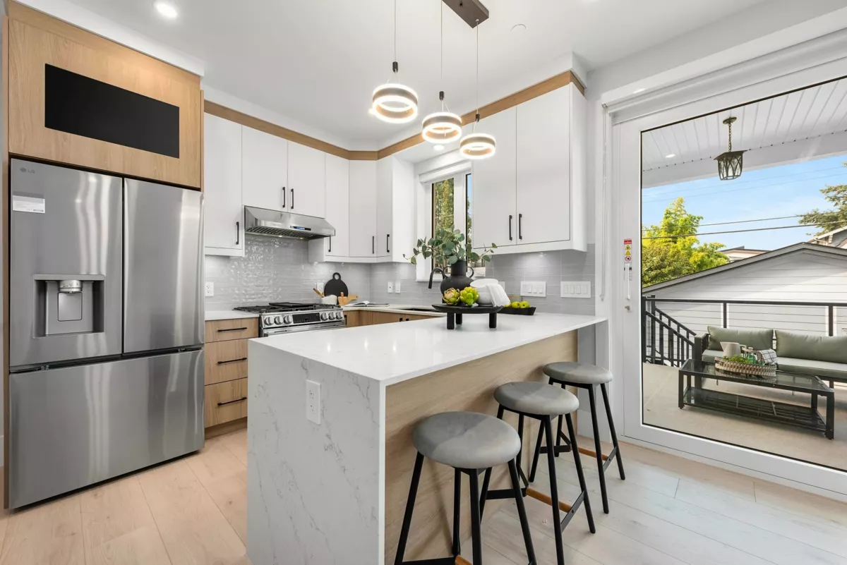 Kitchen Island Photo of 2743 Mcgill Street, Vancouver, BC