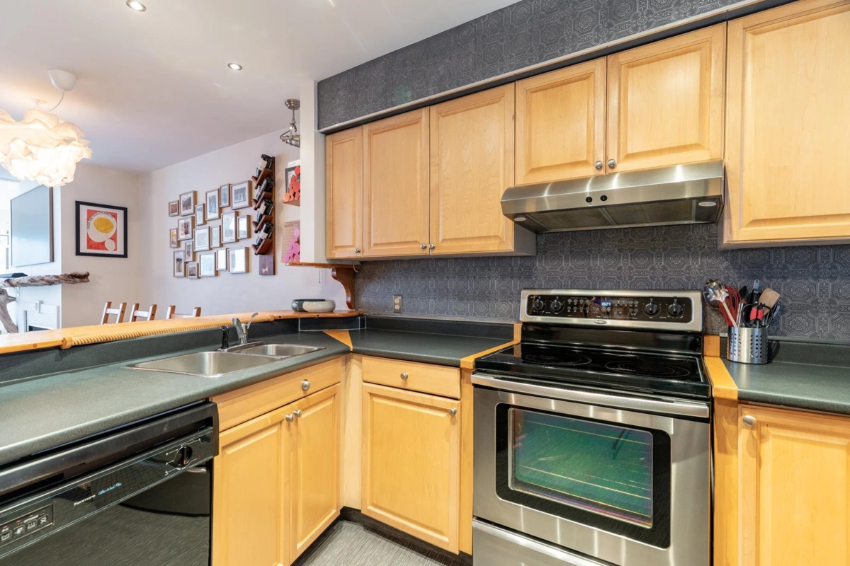 Primary Bathroom Photo of 13 2151 Banbury Road, North Vancouver, BC