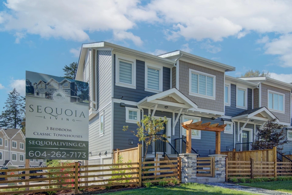 Exterior Front Photo of 5 23108 Lougheed Highway, Maple Ridge, BC