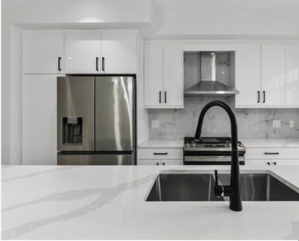 Kitchen Photo of 5 23108 Lougheed Highway, Maple Ridge, BC