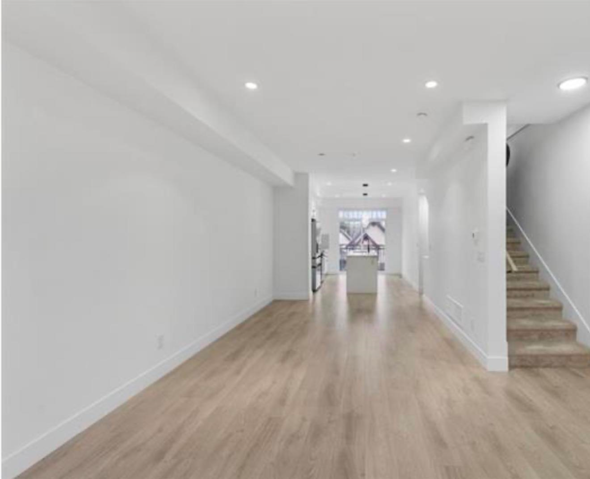 Primary Bathroom Photo of 5 23108 Lougheed Highway, Maple Ridge, BC