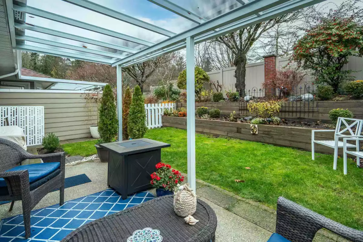 Kitchen Island Photo of 37 2081 Winfield Drive, Abbotsford, BC