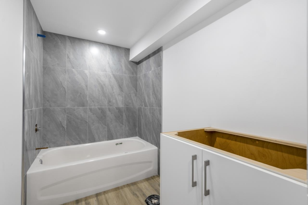 Entry Foyer Photo of 7520 Canada Way, Burnaby, BC