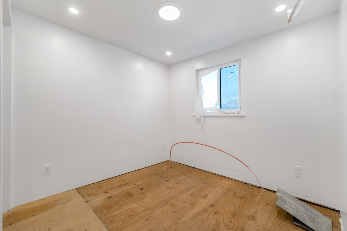 Guest Bathroom Photo of 7520 Canada Way, Burnaby, BC