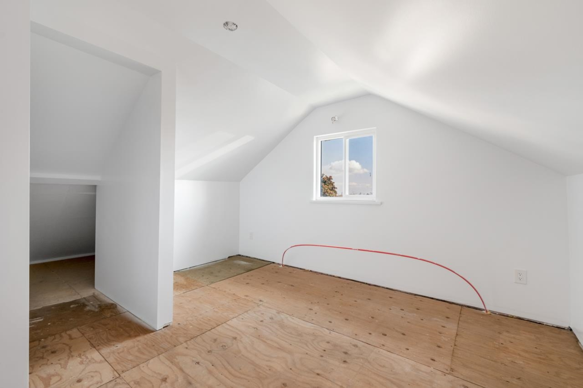 Laundry Room Photo of 7520 Canada Way, Burnaby, BC