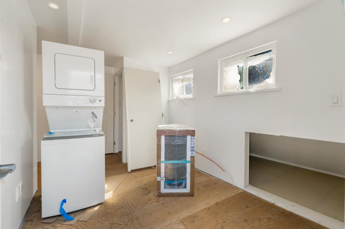 Office / Den Photo of 7520 Canada Way, Burnaby, BC