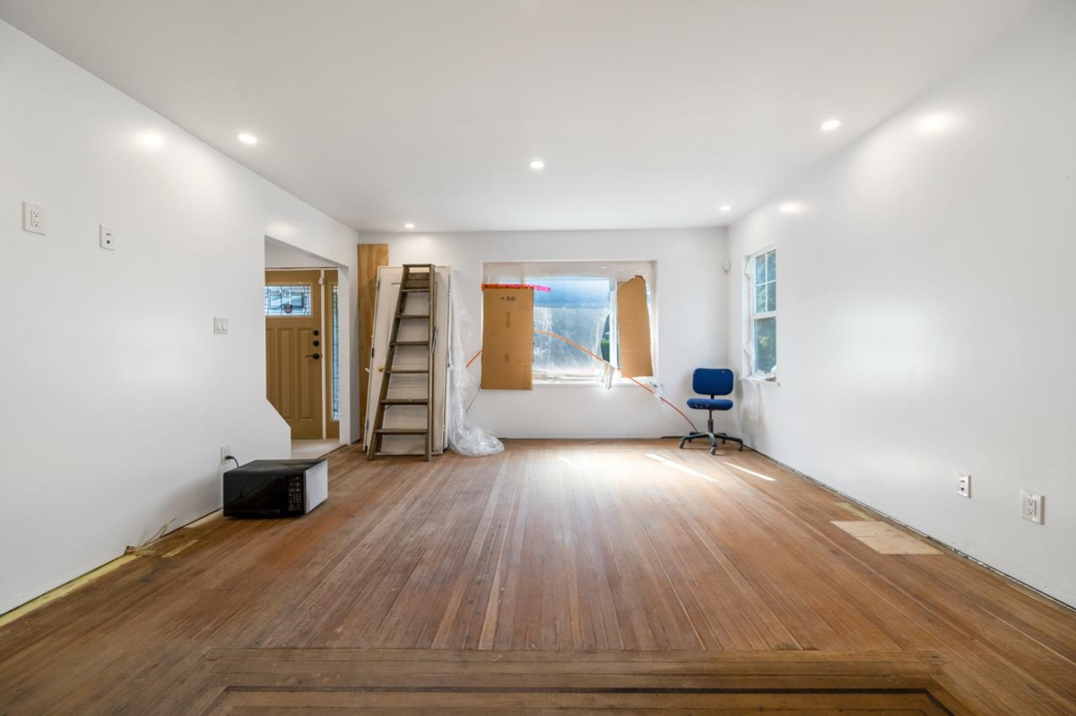 Primary Bedroom Photo of 7520 Canada Way, Burnaby, BC