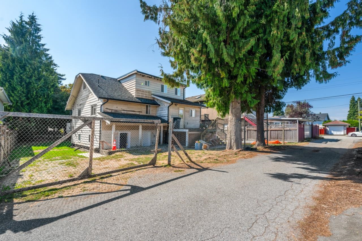 Staircase Photo of 7520 Canada Way, Burnaby, BC