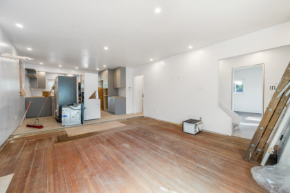 Breakfast Nook Photo of 7520 Canada Way, Burnaby, BC