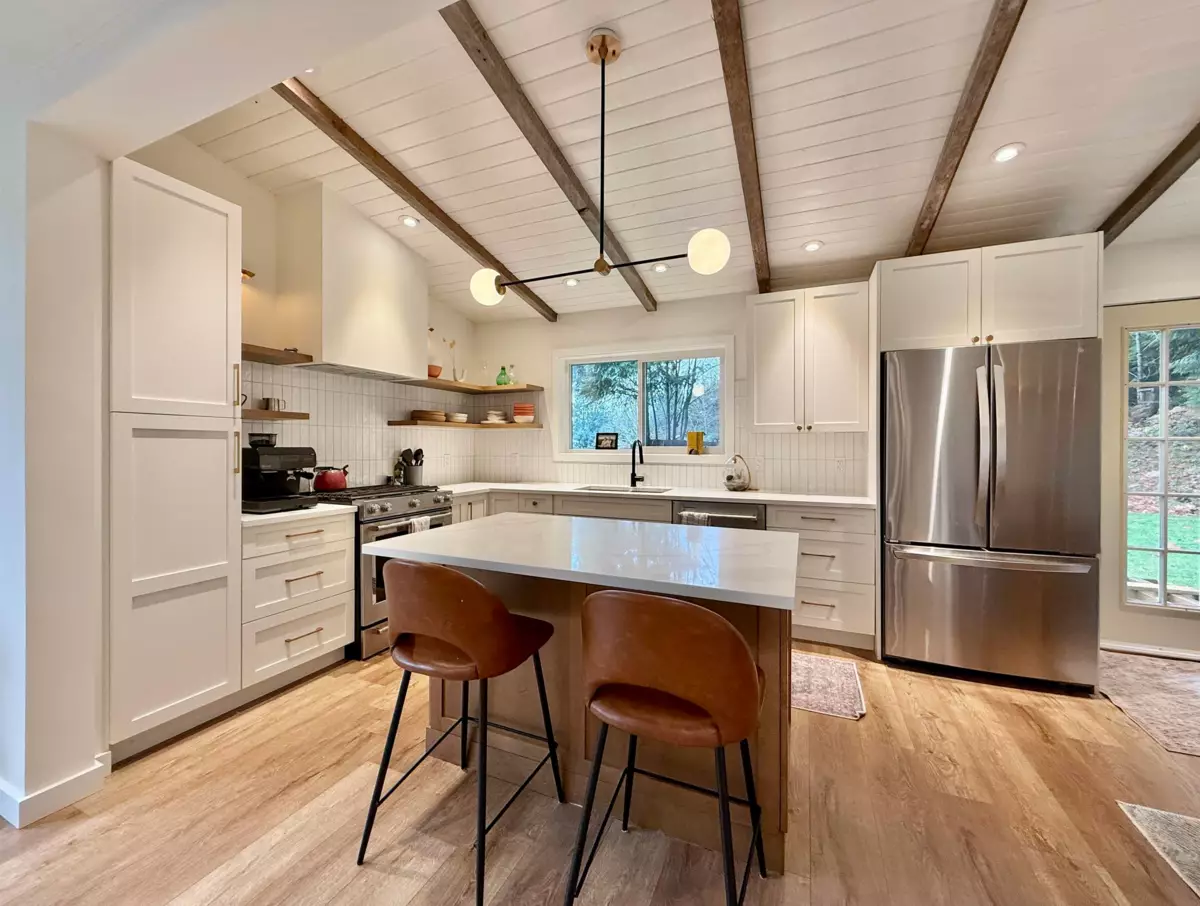 Breakfast Nook Photo of 962 Cemetery Road, Gibsons, BC