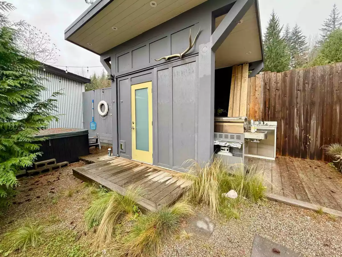 Garden / Landscaping Photo of 962 Cemetery Road, Gibsons, BC