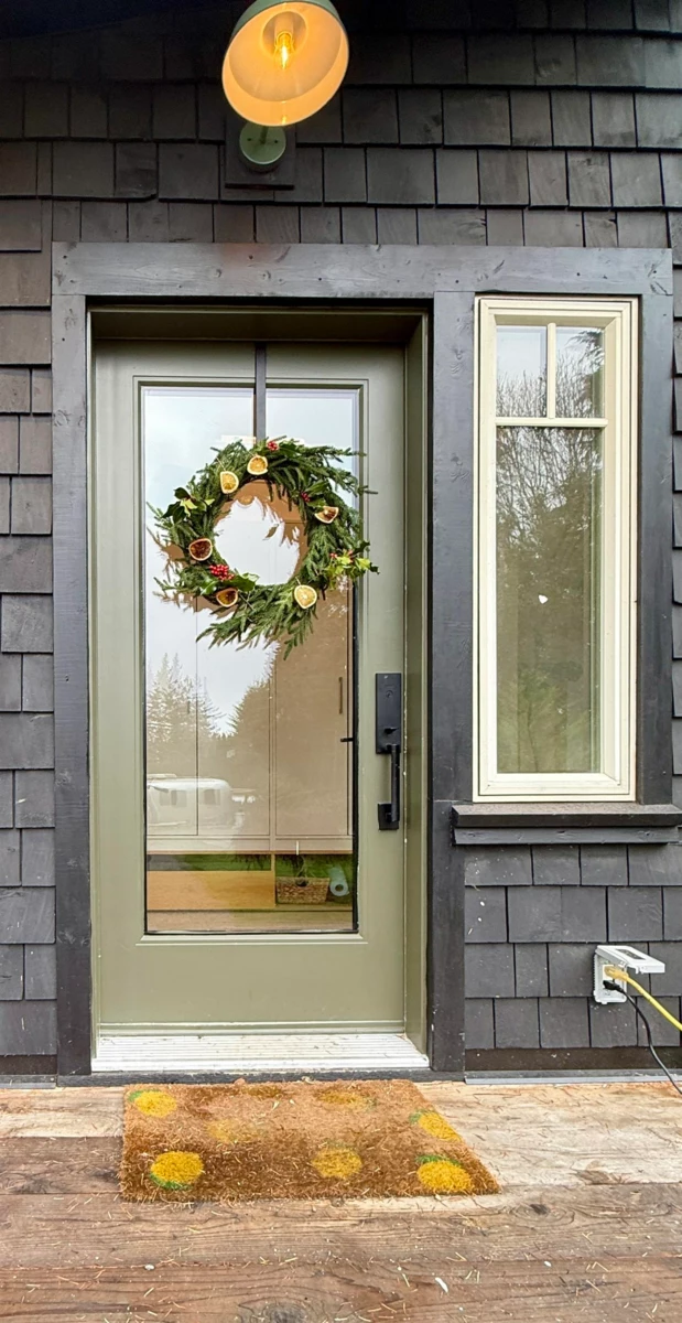 Living Room Photo of 962 Cemetery Road, Gibsons, BC