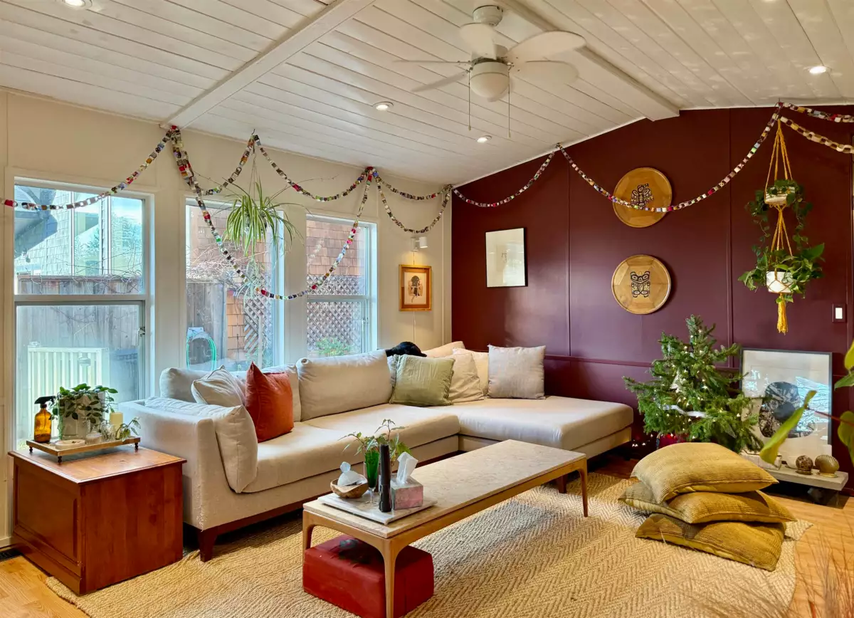 Mudroom Photo of 962 Cemetery Road, Gibsons, BC