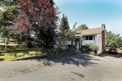 Hallway Photo of 11243 136 Street, Surrey, BC
