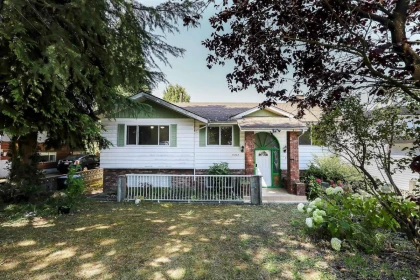 Staircase Photo of 11243 136 Street, Surrey, BC