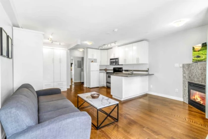 Breakfast Nook Photo of 710 939 Homer Street, Vancouver, BC