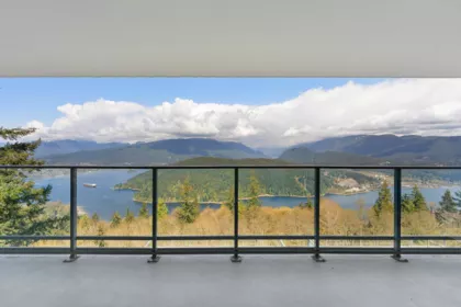 1106 8940 University Crescent, Burnaby, BC, Simon Fraser Univer. — 2 bed apartment/condo for sale