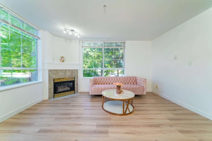 Kitchen Photo of 211 7117 Antrim Avenue, Burnaby, BC