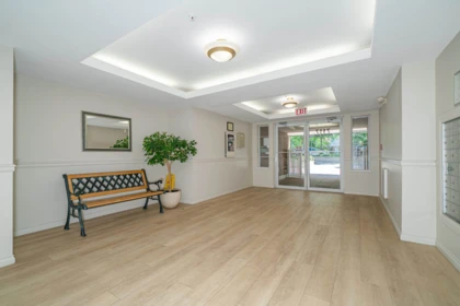 211 7117 Antrim Avenue, Burnaby, BC, Burnaby — Apartment/Condo for sale