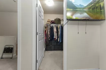 Walk-In Closet Photo of 228 32095 Hillcrest Avenue, Abbotsford, BC