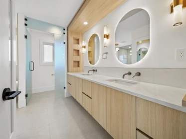 Hallway Photo of 6067 44a Avenue, Ladner, BC