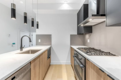 7353 Oak Street, Vancouver, BC