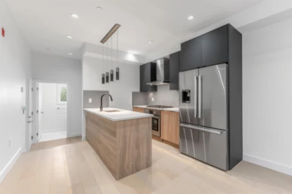 7353 Oak Street, Vancouver, BC