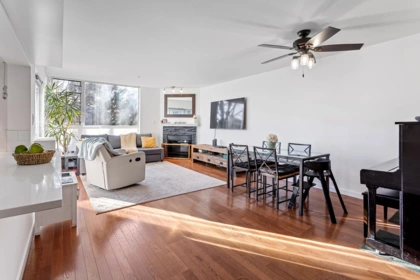 212 8460 Jellicoe Street, Vancouver, BC, Vancouver — Apartment/Condo for sale