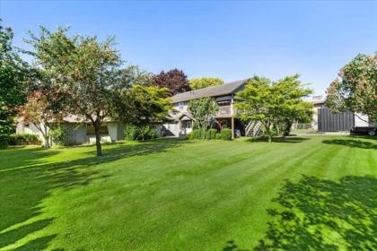 Breakfast Nook Photo of 45240 South Sumas Road, Chilliwack, BC