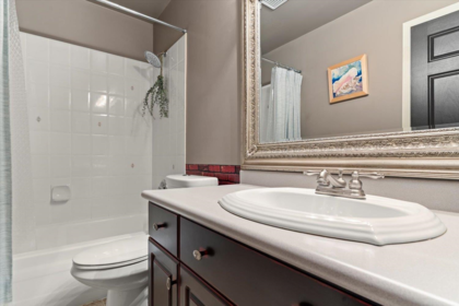 Hallway Photo of 1601 5260 Goldspring Place, Chilliwack, BC