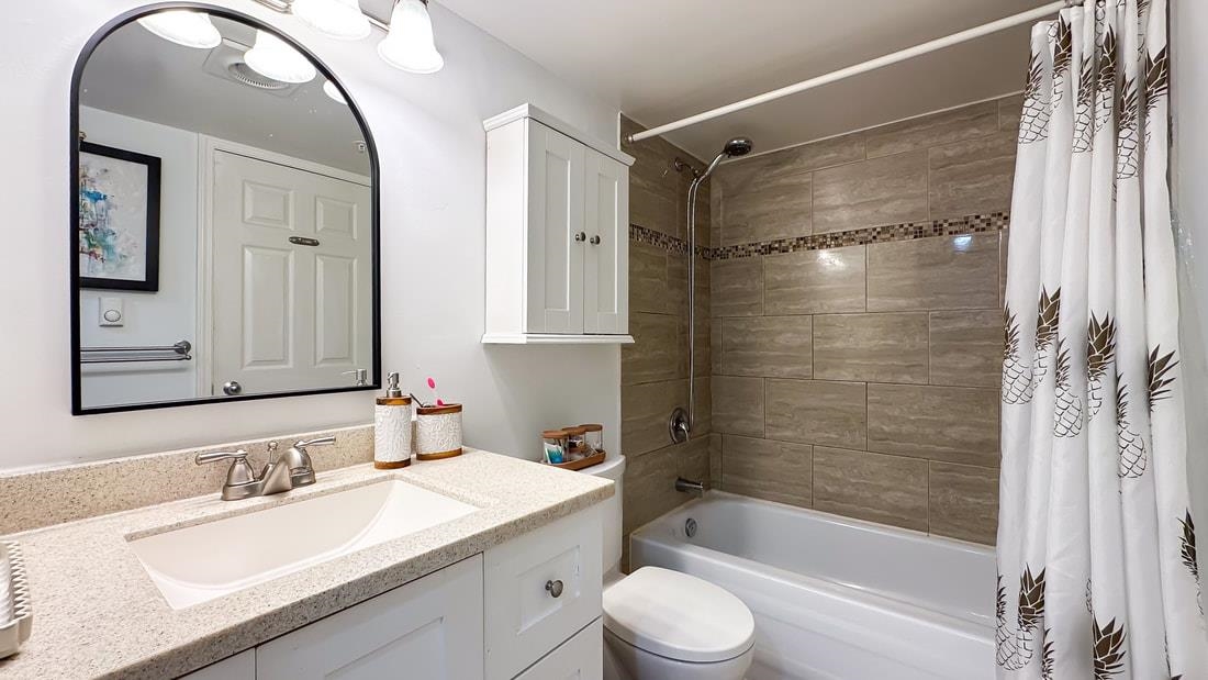 Mudroom Photo of 704 720 Carnarvon Street, New Westminster, BC