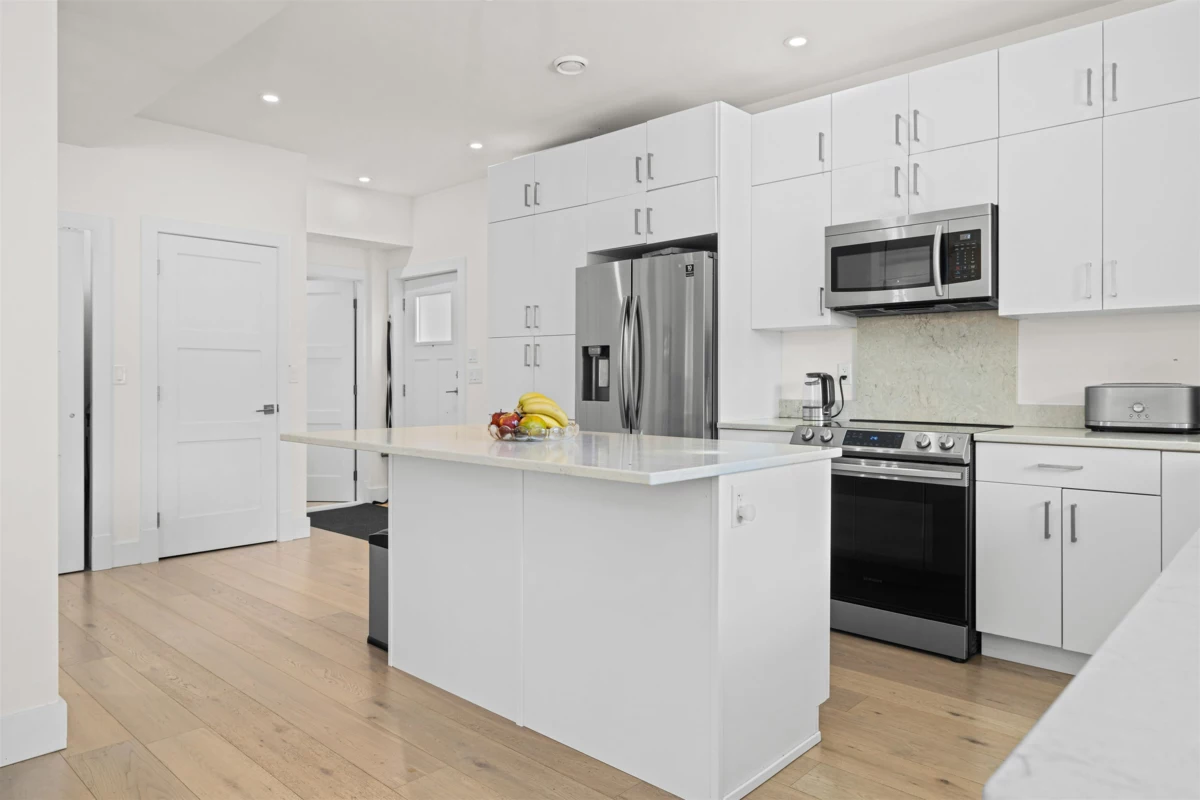 Breakfast Nook Photo of 1096 Foxglove Lane, Bowen Island, BC