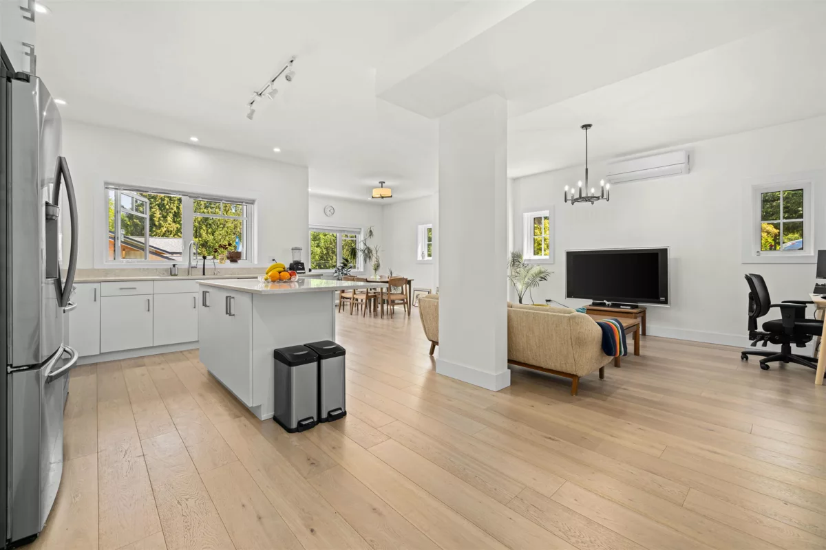 Dining Area Photo of 1096 Foxglove Lane, Bowen Island, BC