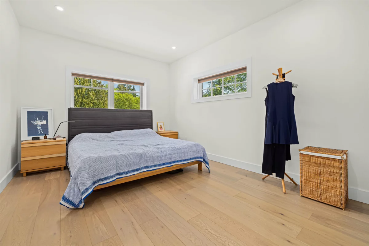 Entry Foyer Photo of 1096 Foxglove Lane, Bowen Island, BC
