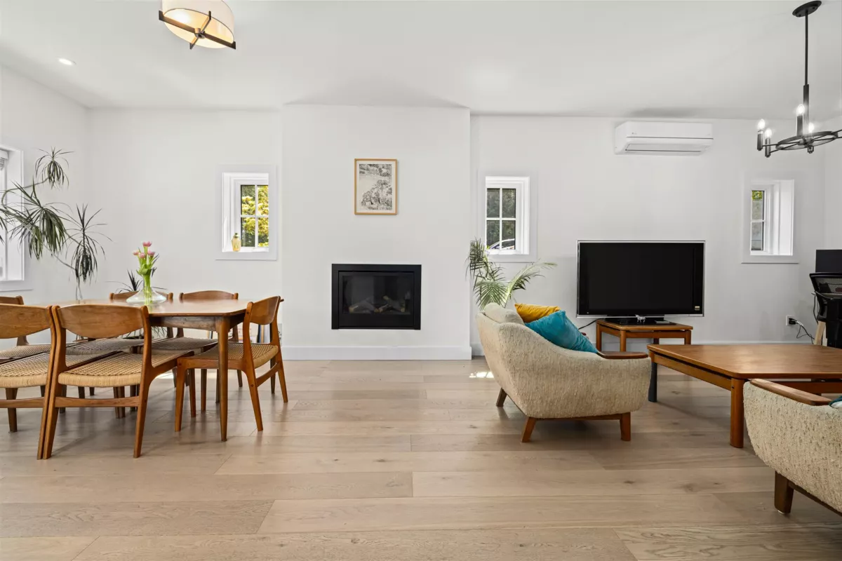 Guest Bathroom Photo of 1096 Foxglove Lane, Bowen Island, BC