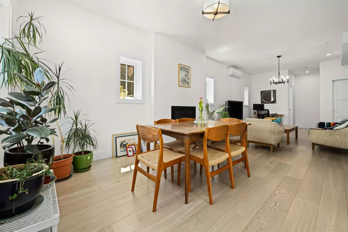 Loft / Bonus Room Photo of 1096 Foxglove Lane, Bowen Island, BC