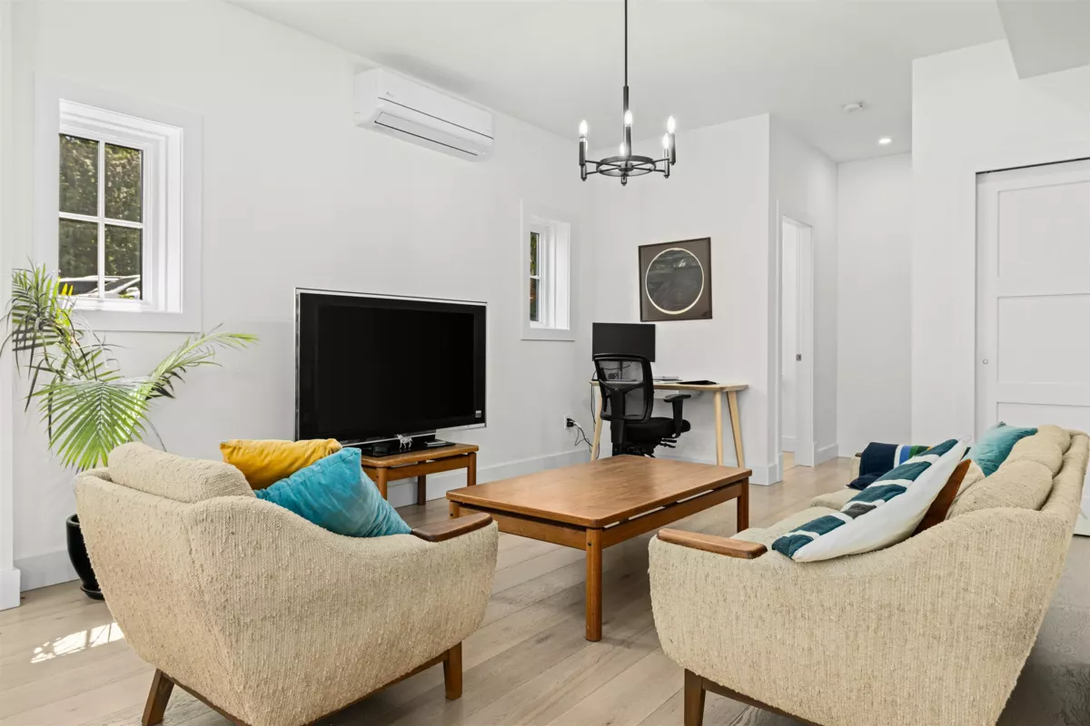 Powder Room Photo of 1096 Foxglove Lane, Bowen Island, BC