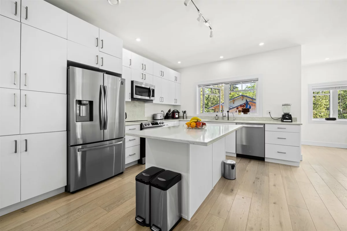 Primary Bathroom Photo of 1096 Foxglove Lane, Bowen Island, BC