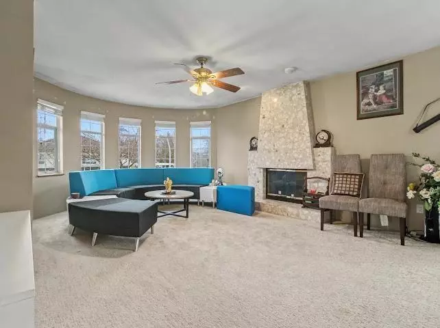 Dining Area Photo of 14962 96a Avenue, Surrey, BC