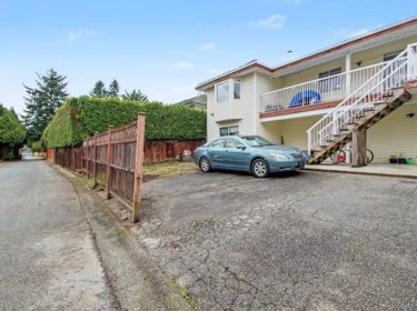Fitness Center Photo Near 14962 96a Avenue, Surrey, BC