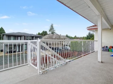 Hallway Photo of 14962 96a Avenue, Surrey, BC