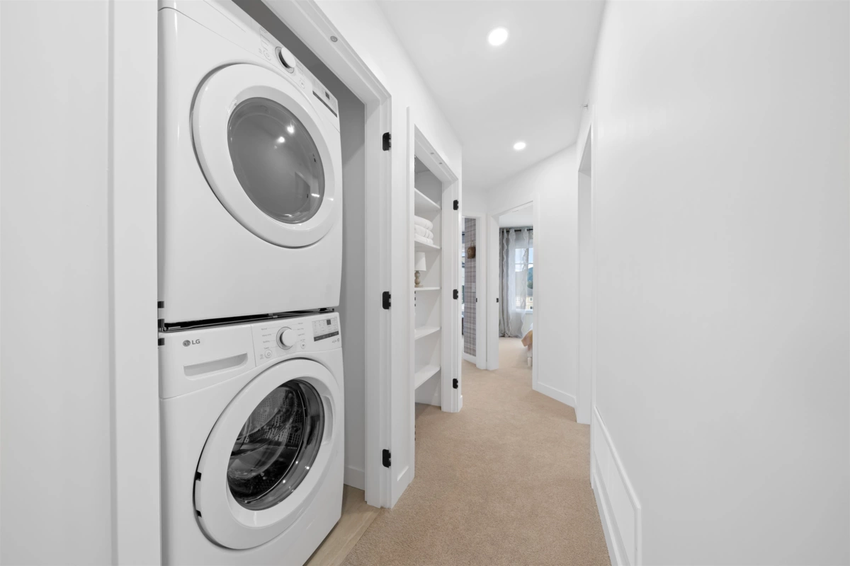 Entry Foyer Photo of 8 32929 Cherry Avenue, Mission, BC